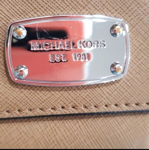 Michael Kors Wallet - Picture 2 of 6